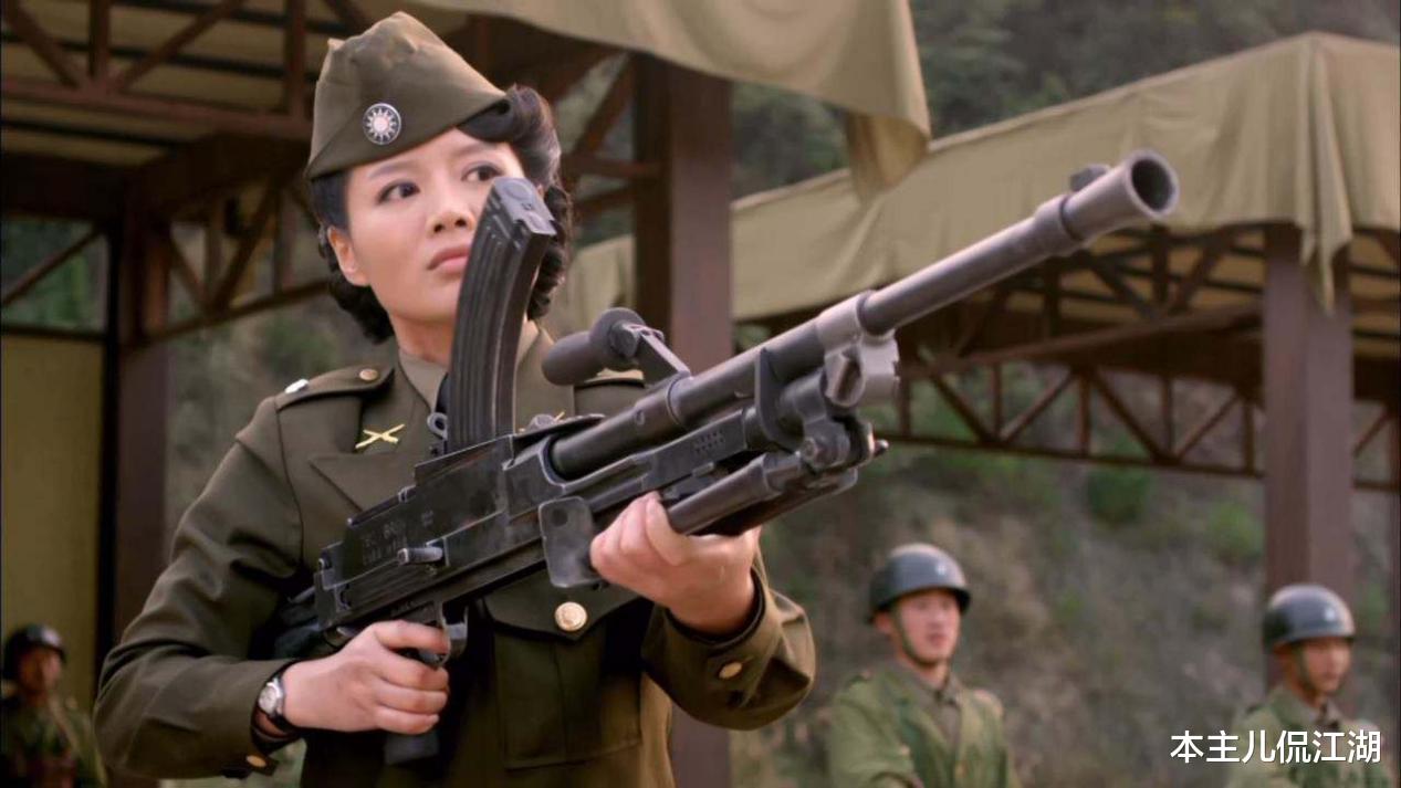 傅程鹏|22岁嫁傅程鹏，结婚19年被出轨，45岁一个人带孩子，后悔丈夫走红