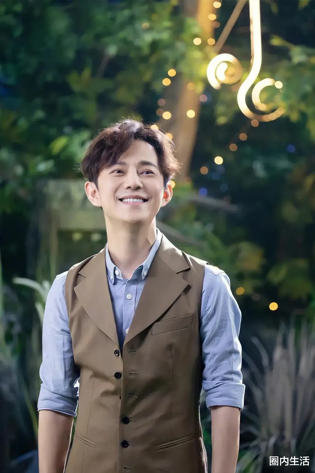 李钟硕|之前娜扎使劲帖吴亦凡，如今对方风评骤降，她便迅速改变了态度