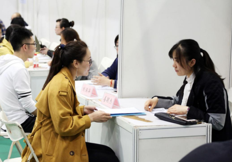 考研|多年后才明白,公务员和研究生的差距很大,选择前要慎重