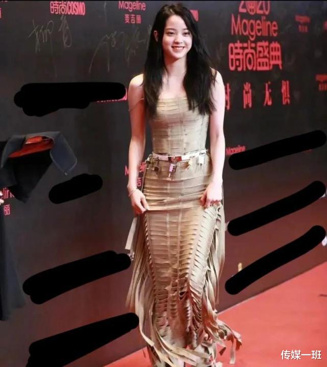 鞠婧祎|6个被身材拖累的红毯女星：蒋欣骨架大，沈月五五分，马思纯壮实