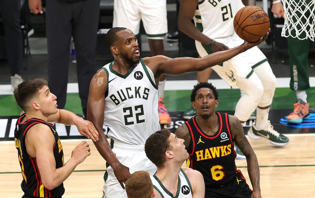 一个善良的小槑|22+12,2号字母哥来了!保罗别高兴太早,总冠军还不是你的