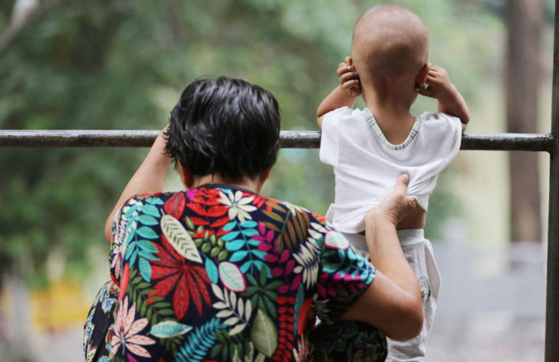 歪妈亲子故事|姥姥一手拉扯的孩子，长大却跟奶奶更亲？背后的原因很扎心