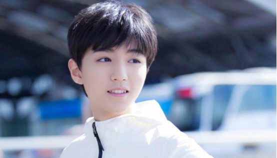 王俊凯|王俊凯他们三人，才真正是娱乐圈养成系“天花板”，无可取代！