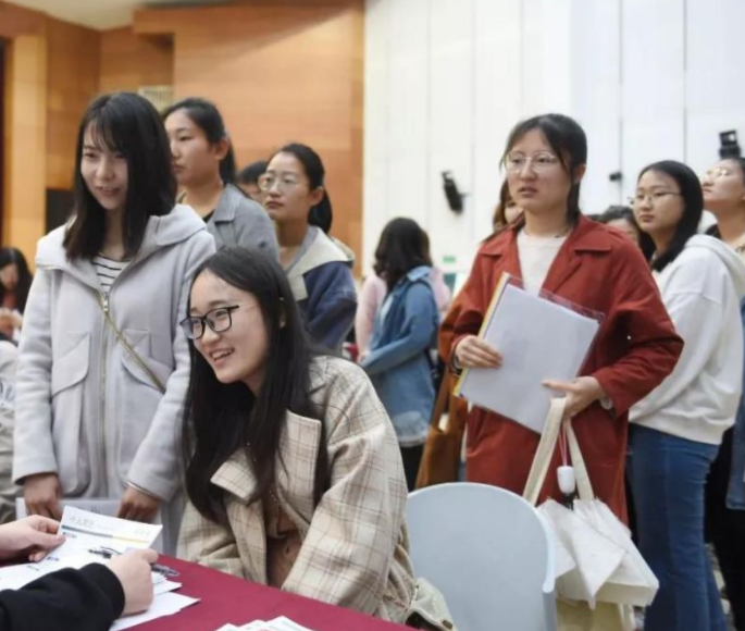 大学生|工作多年后才发现,大学毕业走校招和社招的差距,选错悔不当初