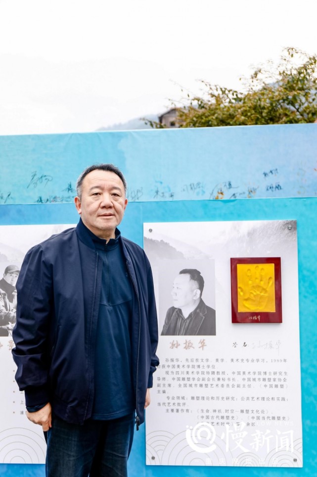 慢新闻 用画笔颜料定格泼墨山水 重庆龚滩，为何如此被画家钟情?