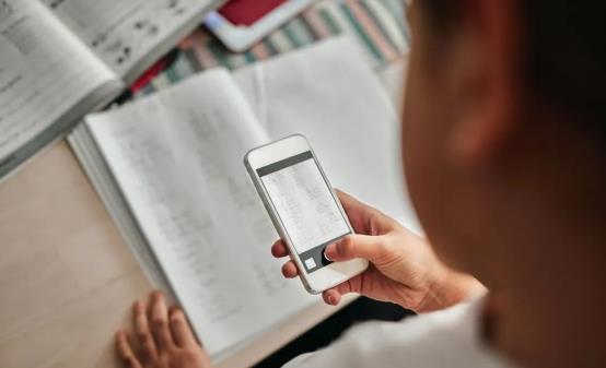 一更育儿|初中生“抄作业”时常说的3句话,讲过其中两句,成绩不会太好