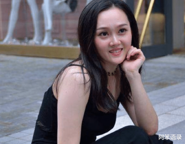 阿笨语录 女人主动“撩”你，是在暗示：她想你了
