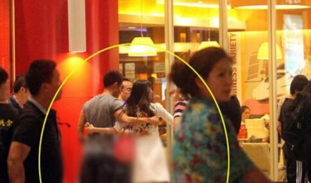 佟丽娅|有一种“偏心”叫佟丽娅父母，给了妹妹盛世美颜，姐姐却像路人