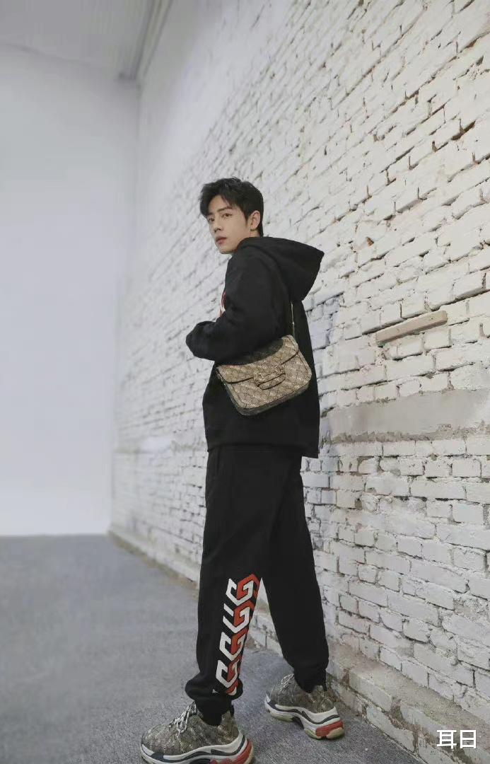 女心理师|肖战新图发布另有玄机，粉丝关注点逐渐剑走偏锋，也不缺暖心之举