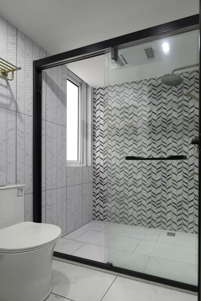 120平现代北欧风三居室，加入适当的深色设计更有格调