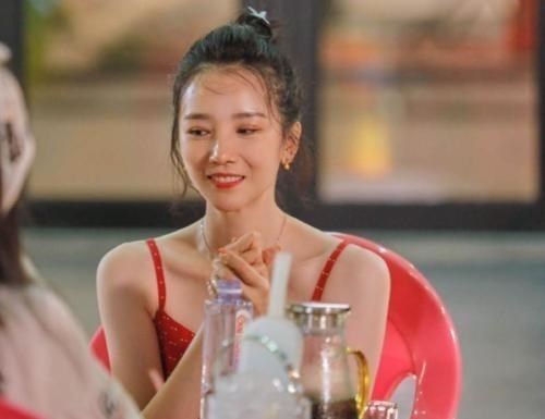 杨幂|刚被夸,就飘了?真是“绿茶”界的鼻祖!拖杨幂下水,不知轻重