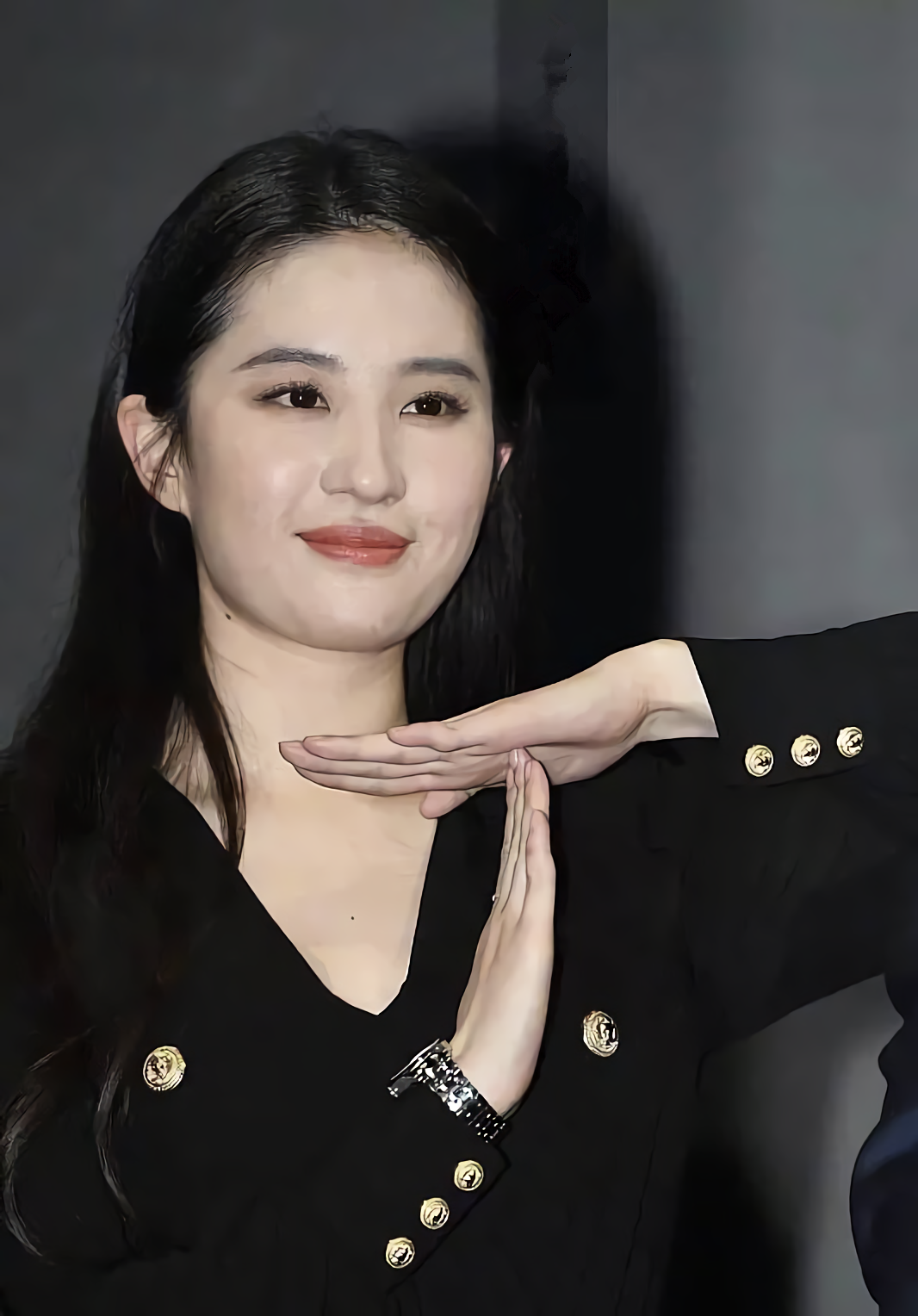 明星|明星P图翻车大盘点:热巴忘记P反光,关晓彤七根脚趾