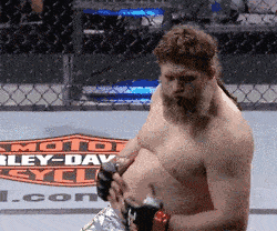 吴尊|42岁吴尊把同学熬成爹，网友：不老男神