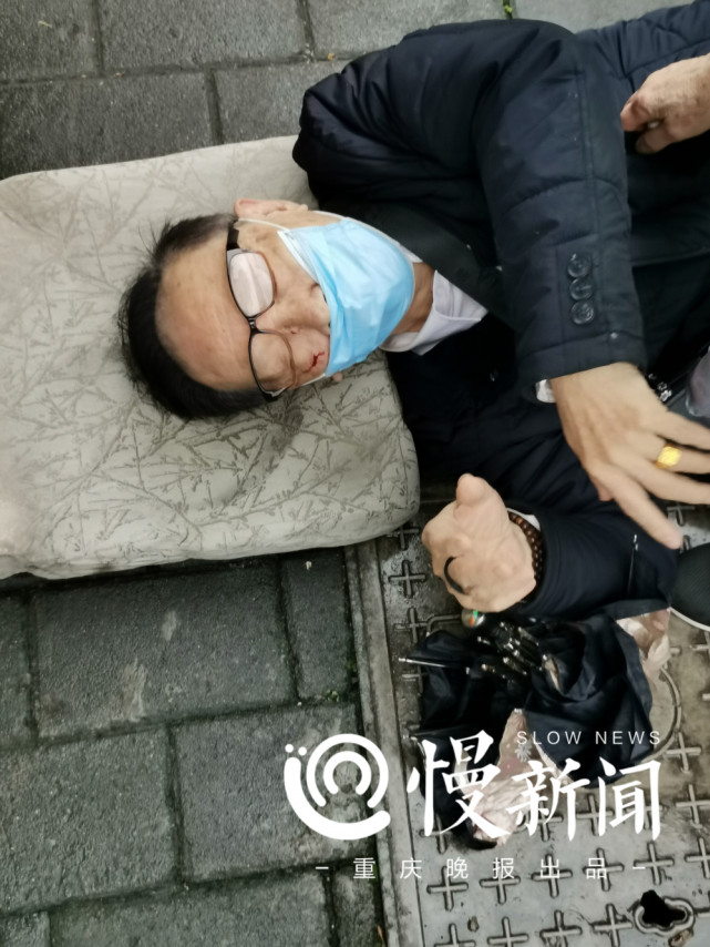 慢新闻 老人意外受伤, 公交司机这波教科书式操作引来“追赞”