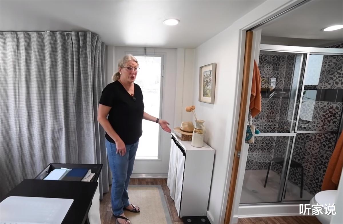 一位65岁奶奶独居37㎡小家：利用4米层高做卧室，蜗居日子转眼1年