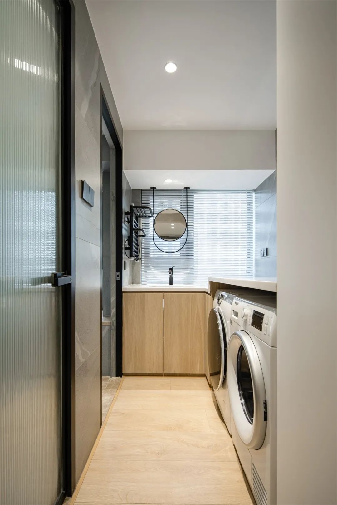 水泥墙、弧形设计：143m2摩登风，大概就是理想豪宅吧？