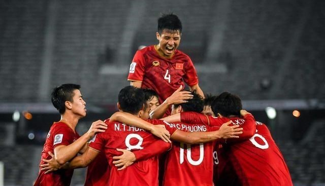 文竹妈妈怎么说|日本记者小看国足，如果没有归化球员很难赢越南，你们相信吗？