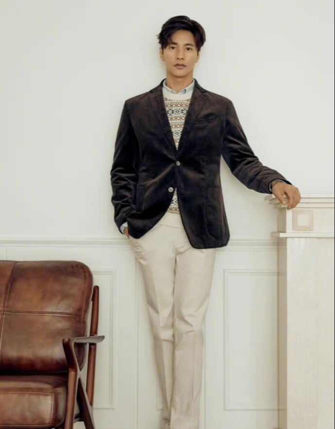 演唱会|44岁元斌又接新广告，精修图难掩老态，11年不拍戏被批：浪费颜值