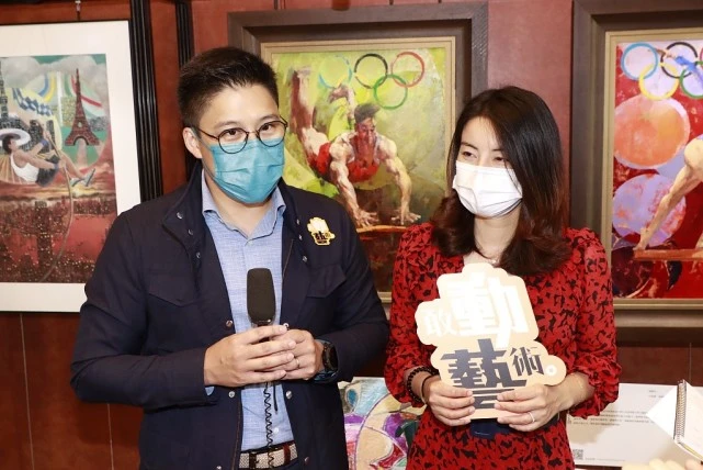 霍启刚|霍启刚三代同堂出席活动,郭晶晶紧挽老公超甜蜜,和婆婆关系很好