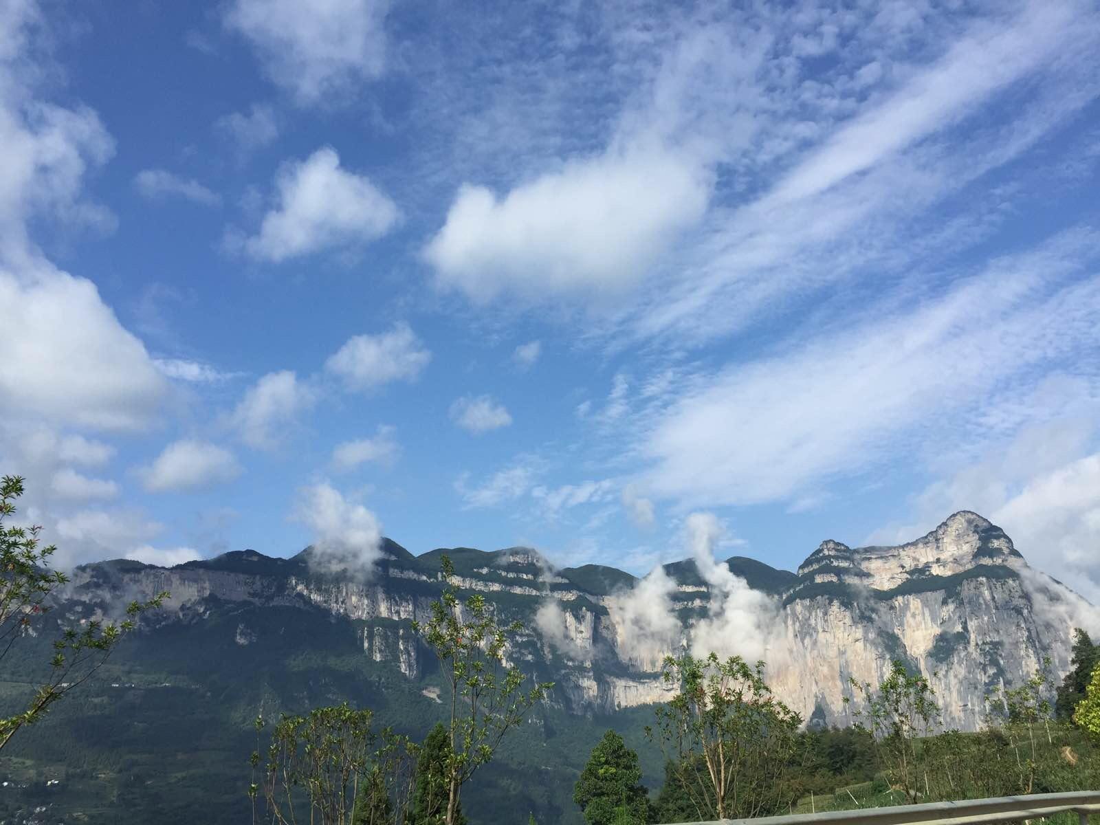 湖北 我國集天坑、地縫、絕壁、峰叢、溶洞和暗河等地質景觀的大峽谷