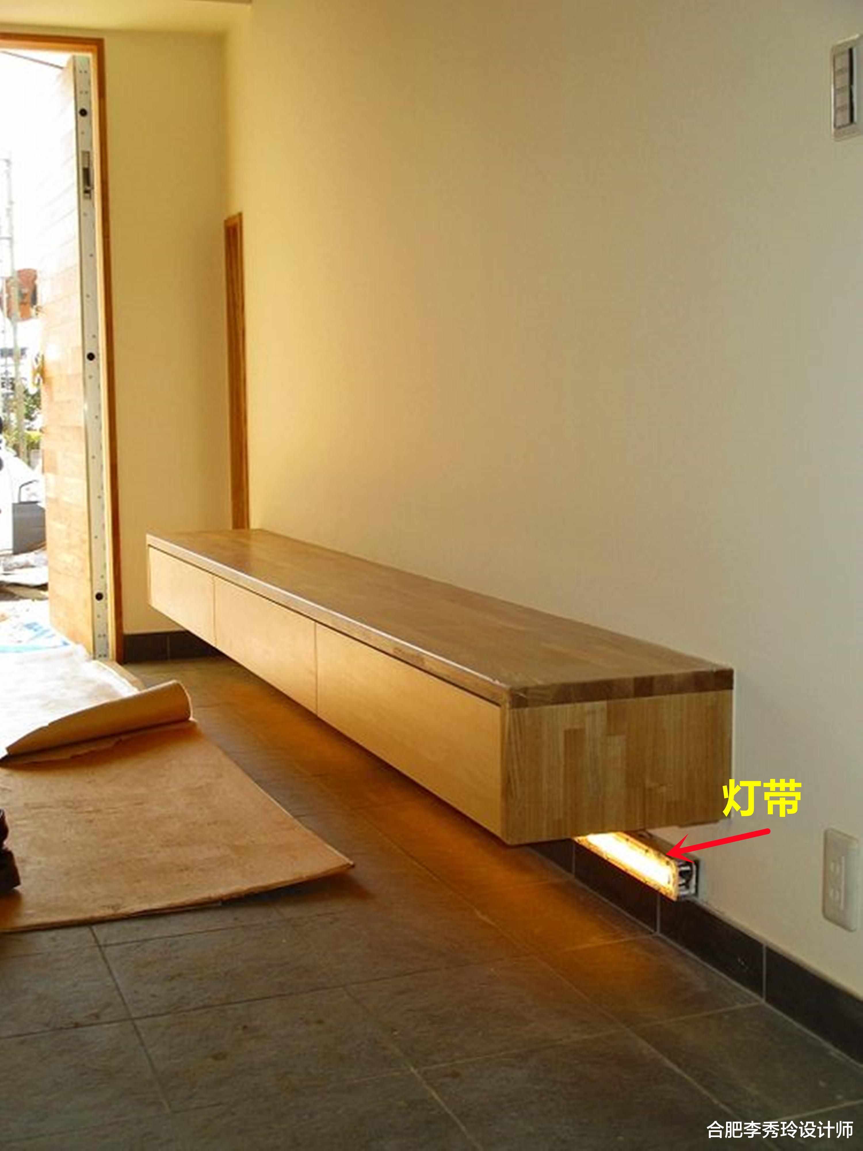 在我看来，定制玄关柜时预留换鞋区，多加5个新功能才是明智之举