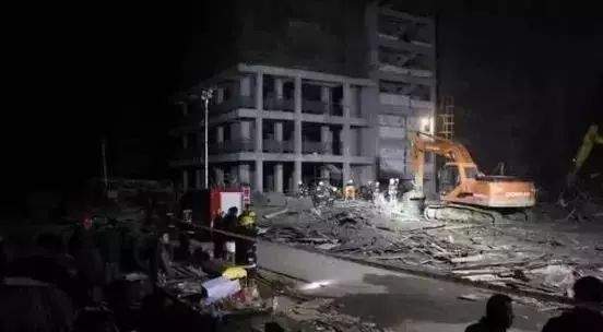 业主装修擅自拆除承重墙致36户人有家不能归，到底是无知还是自私