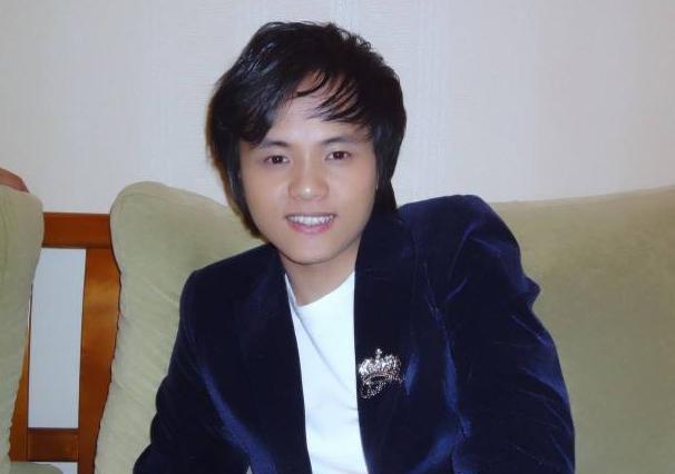 郑源|19岁靠唱歌1天赚1万，拒绝春晚邀请，38岁的他却没人敢说他耍大牌