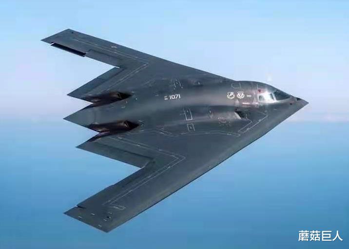 蘑菇巨人|与外星人撕破脸，在强大的实力的面前，进退两难的山姆大叔