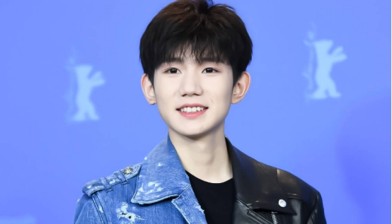 易烊千玺|王源人越来越成熟稳重,原创歌曲发了一首又一首,对他越来越爱