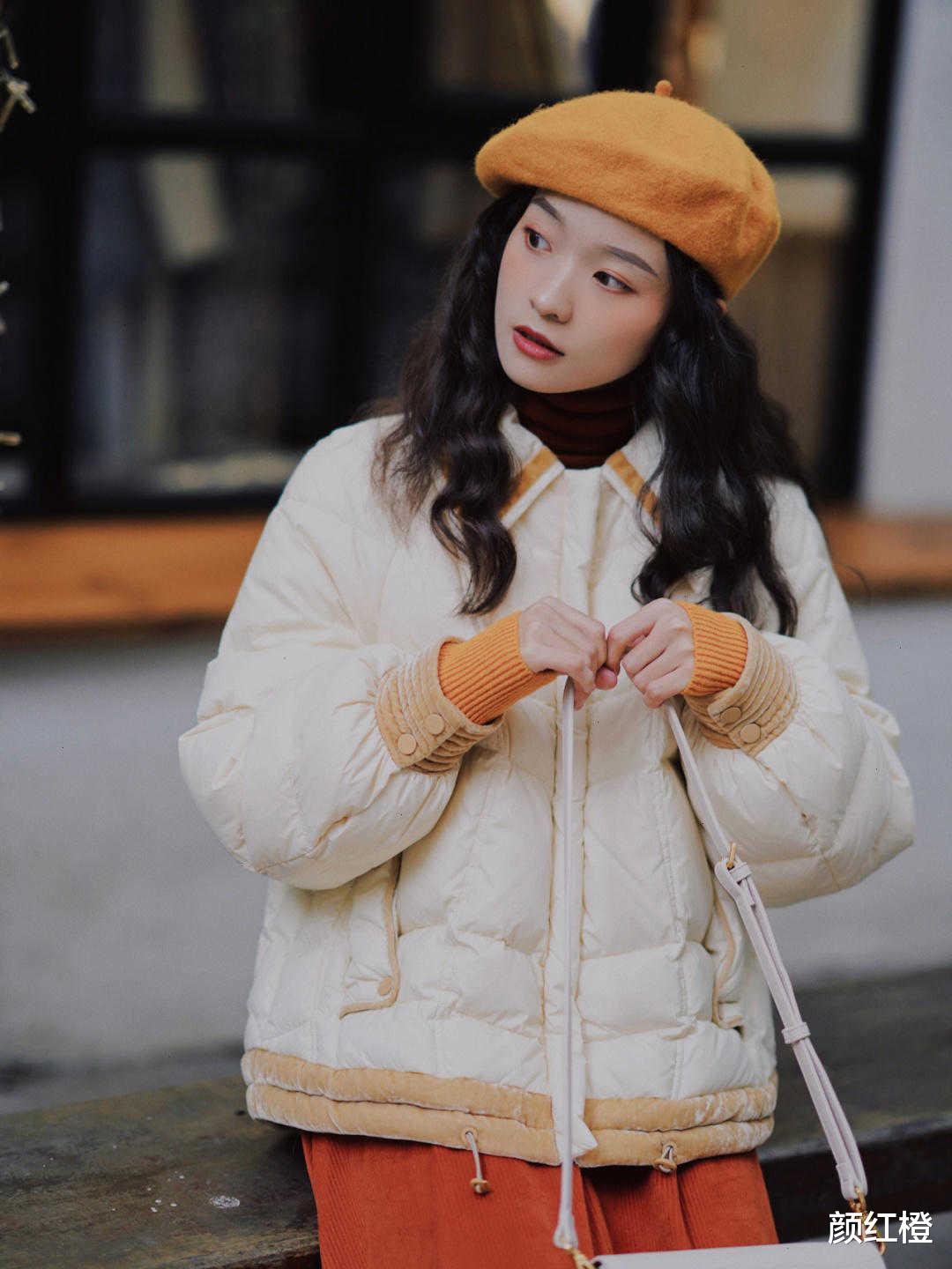 颜红橙 有这几个特点的短款羽绒服，一定要码住，上身不显臃肿也不压个子