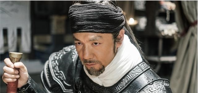 上错花轿嫁对郎|赵立新被换脸连累《突围》剧组，而这些劣迹艺人也曾被AI换脸！
