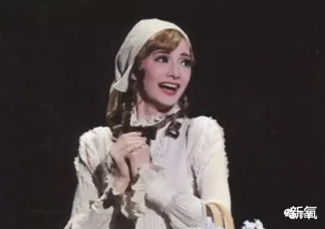 歌剧|她是女明星中最贵的美貌？被1: 1画进漫画狂卖3000万本…