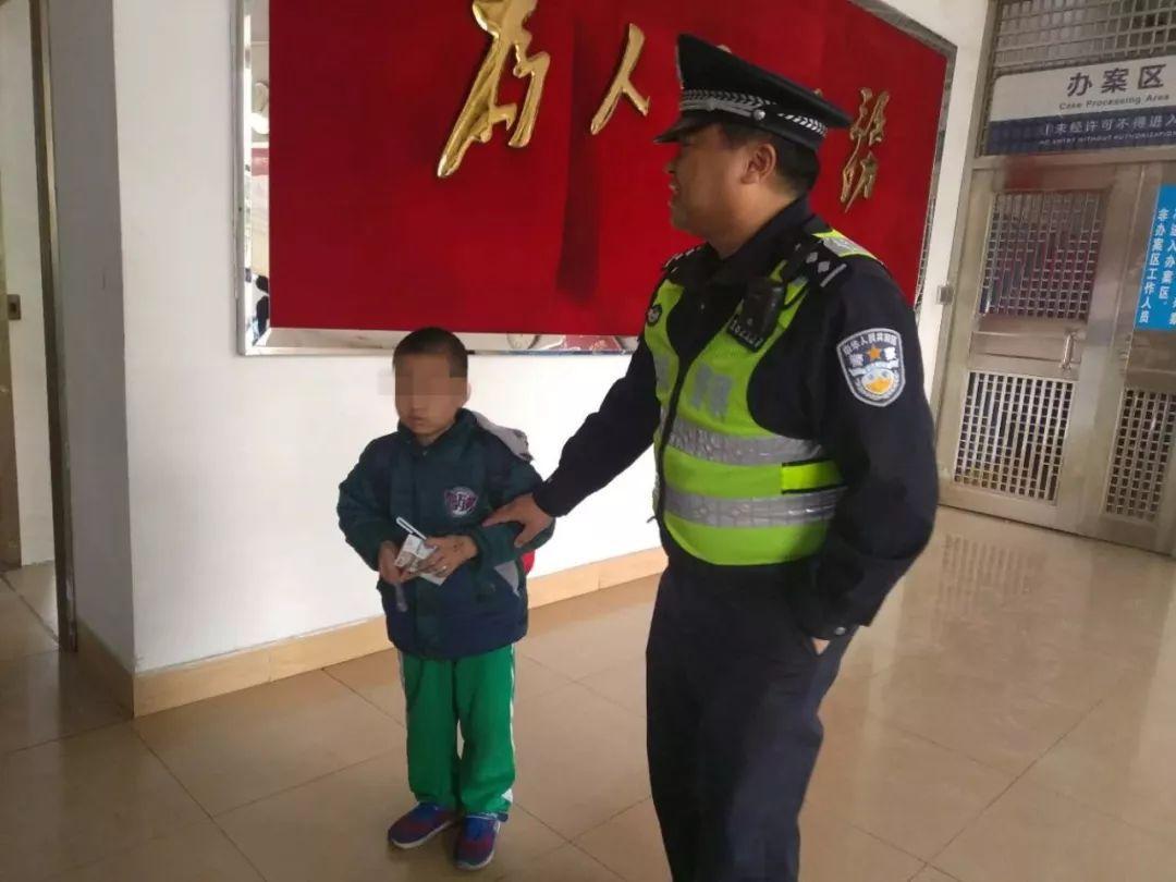 90育儿|人贩子当众抢娃,还以“亲妈”自称,若不是路人的机智,又是悲剧