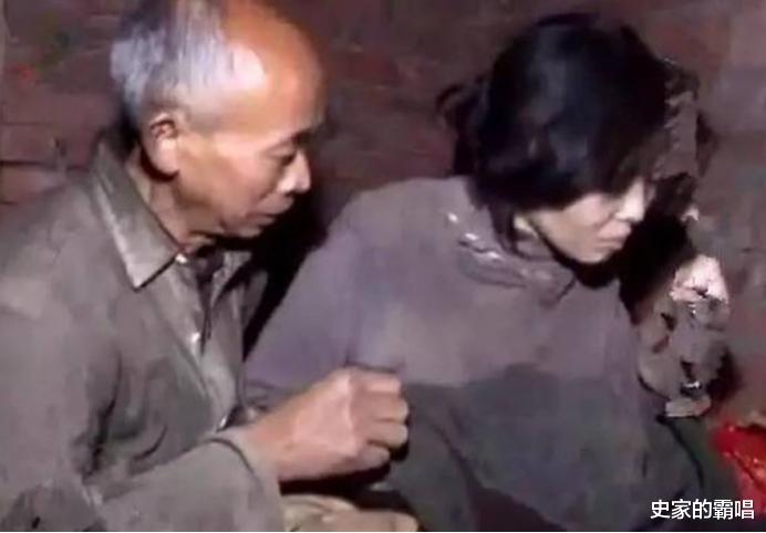 史家的霸唱 2000年,四川庄稼汉120元买下被拐女大学生,二人和牲畜同住17年