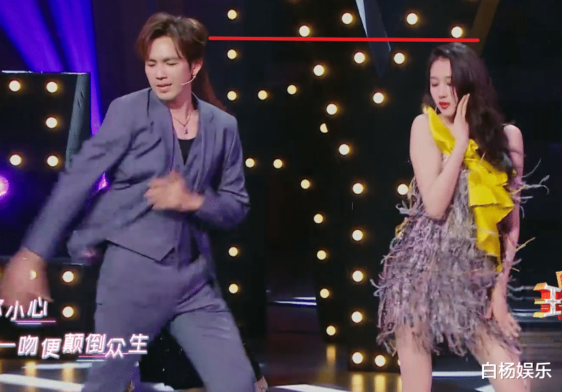 钟汉良|钟汉良官方身高183，当和172关晓彤同框后，有无说谎一目了然