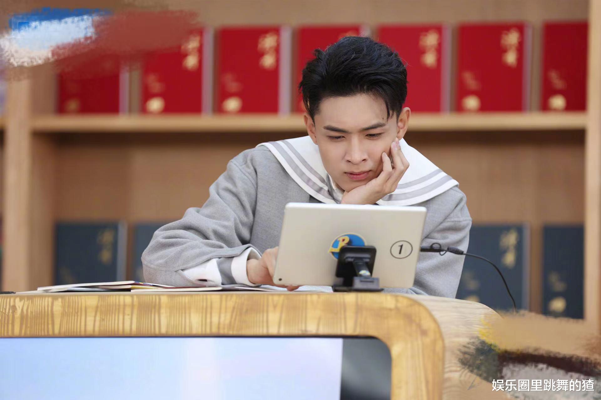 奔跑吧兄弟|《奔跑吧》无故断更，仓促放送合辑篇引网友猜测：老成员闹退出？