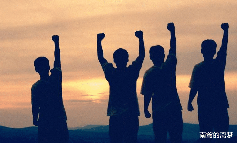 范明|“软饭男”范明，33岁娶大6岁二婚富婆，如今57岁喜当爷爷