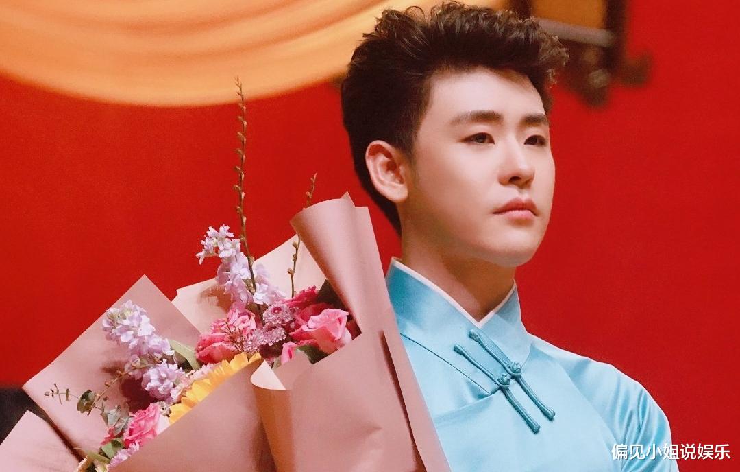 毛不易|高强度连演七天，张云雷疼得台上揉腿，却没让德云社观众看出来