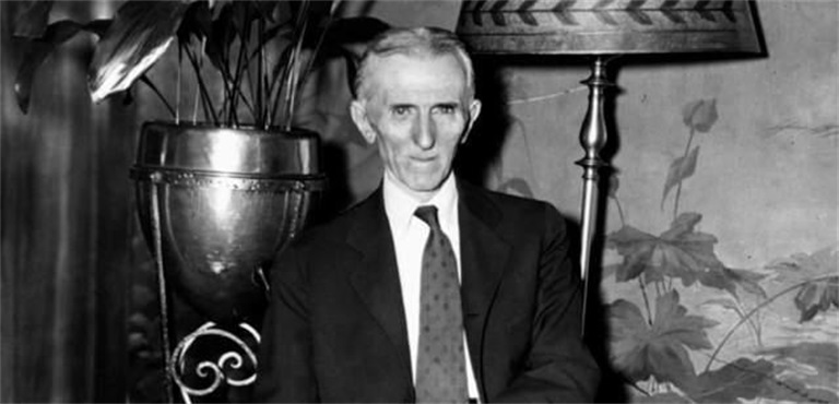 鸽子 他提出了无线地球计划，一生两次崩溃，晚年把鸽子当成爱人