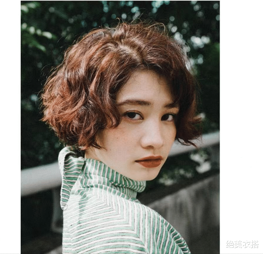 穿衣搭配 基本款时髦的大秘密！3个“配饰”点缀精华，搭配师独家干货分享