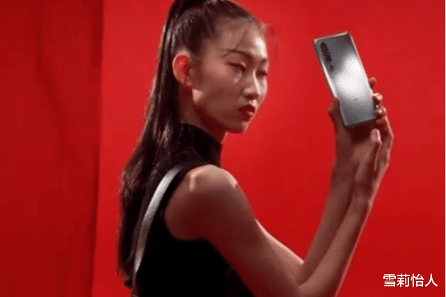 荣耀|小米手机和荣耀手机都用过眯眯眼、死鱼眼妆打过广告,背后让人深思