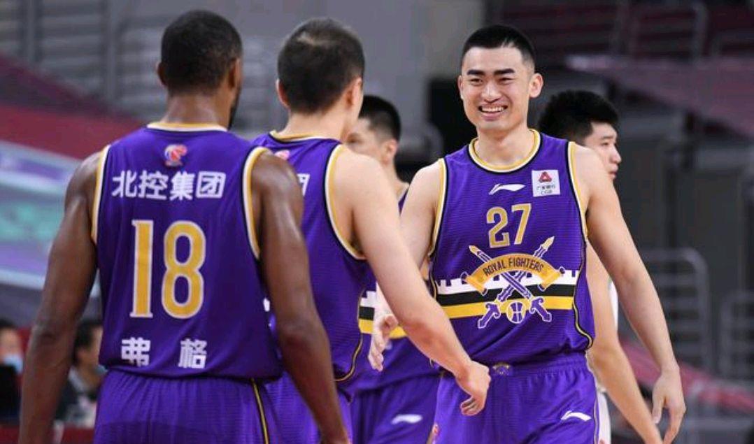 高尚 正式退役！CBA传奇前锋失业两年 上岗机会被抢走 场均8分无人问津