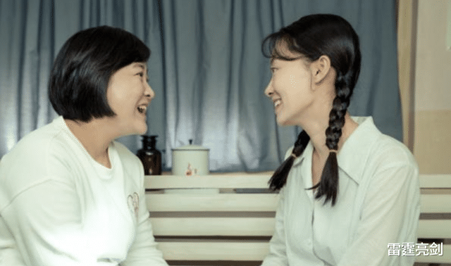 贾玲|《李焕英》票房有望破50亿，贾玲能分到多少钱？可能让你不敢置信