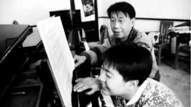 郎朗|郎朗：爱上巩新亮4年不公开，嫁进他家门槛有多高？