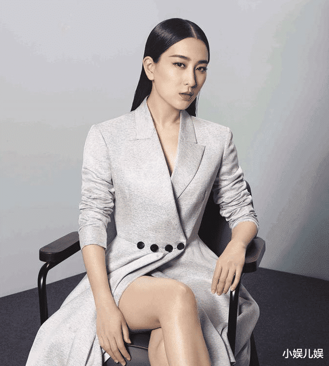 赵本山|马苏走红毯时，老外不停朝她摆手，用中文说了两个字，马苏瞬间脸红