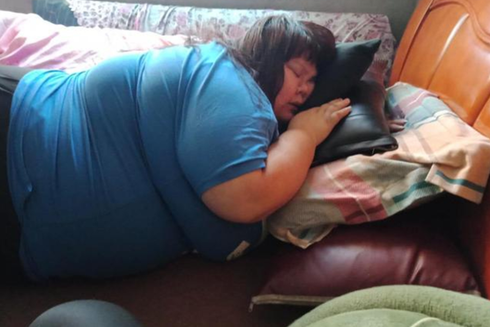 急诊室老苗|怕“校花”女友被拐走，男子把她养到300斤，不料生育成难题