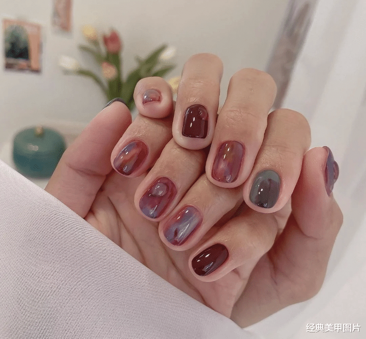 运动|优雅高级的紫色美甲，贵族大小姐风范