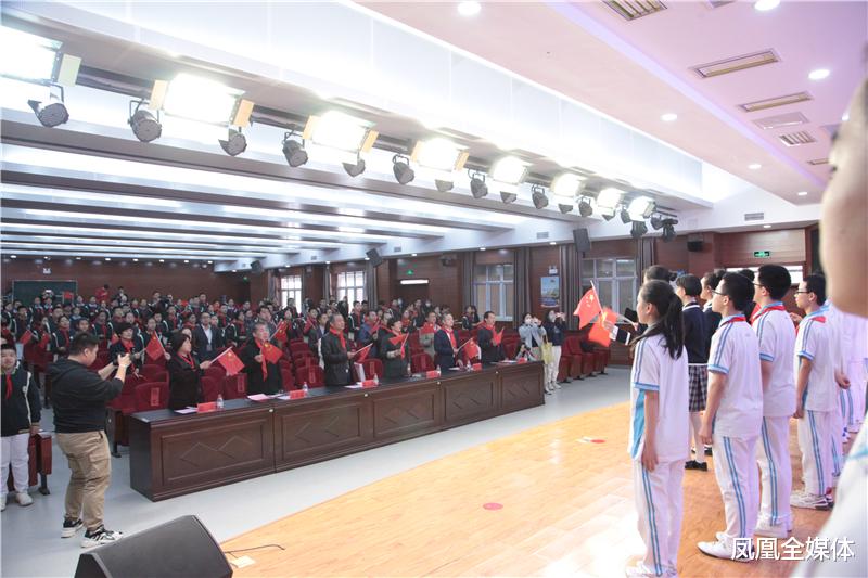 凤凰全媒体 保定市红色文化进校园活动正式启动