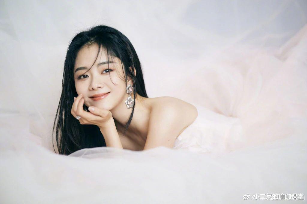 张柏芝|《锦心似玉》罗十一娘谭松韵瑜伽照曝光，身材抢镜，真的太美了！