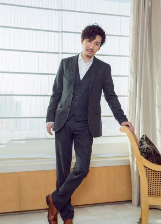 胡歌|中年男星穿西装，只服这6位，大叔们帅起来真没小鲜肉啥事